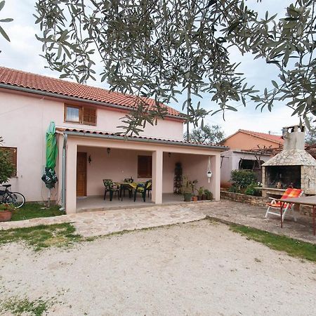 Lovely Apartment In Rovinj With Kitchen Eksteriør bilde