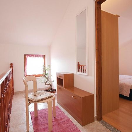 Lovely Apartment In Rovinj With Kitchen Eksteriør bilde