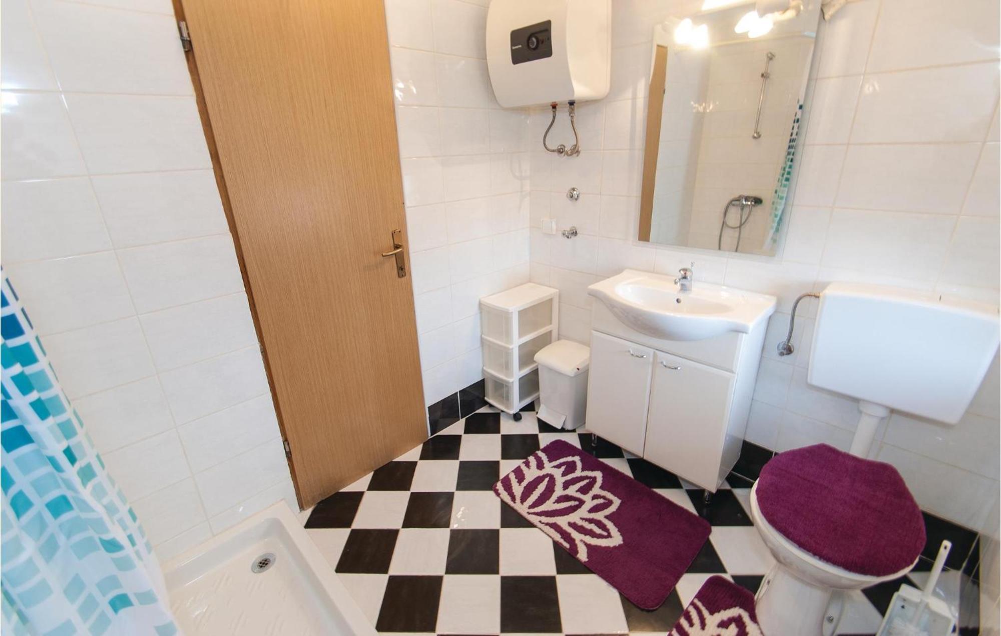 Lovely Apartment In Rovinj With Kitchen Eksteriør bilde