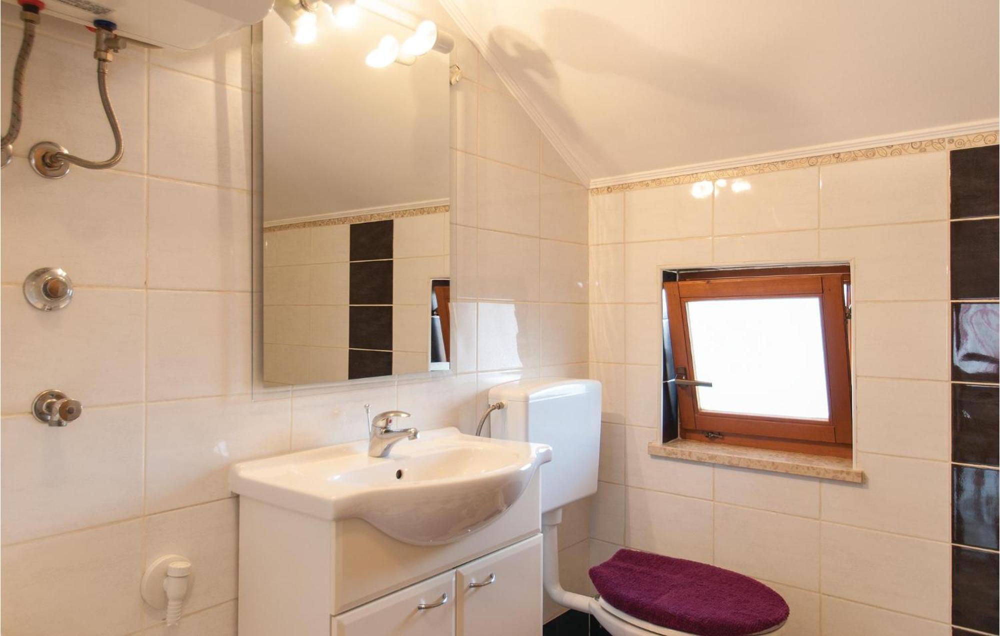Lovely Apartment In Rovinj With Kitchen Eksteriør bilde