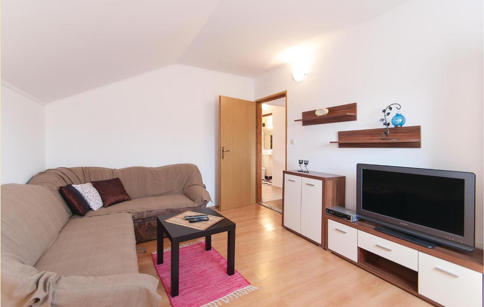 Lovely Apartment In Rovinj With Kitchen Eksteriør bilde