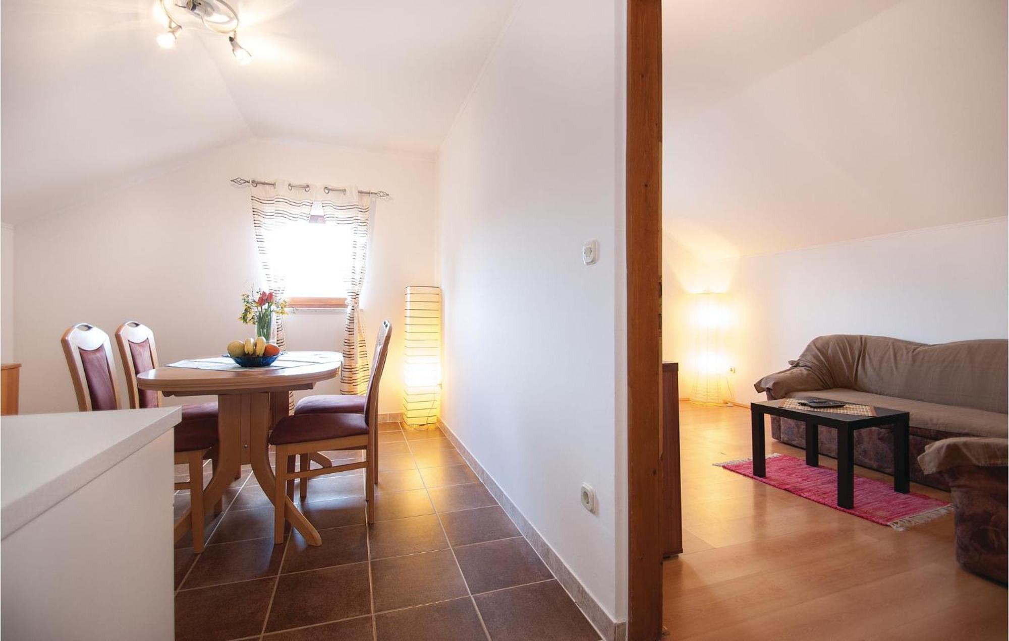 Lovely Apartment In Rovinj With Kitchen Eksteriør bilde