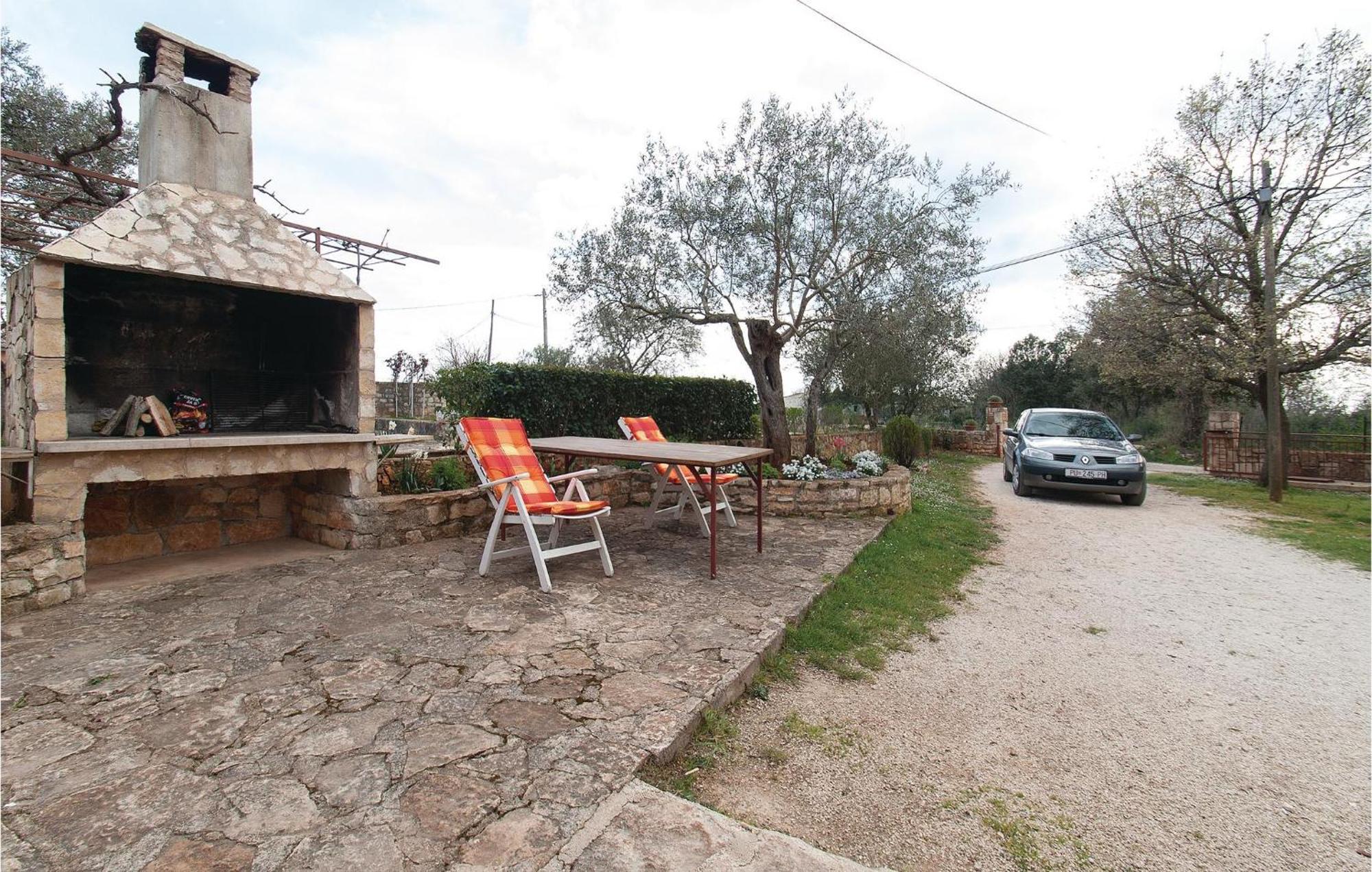 Lovely Apartment In Rovinj With Kitchen Eksteriør bilde